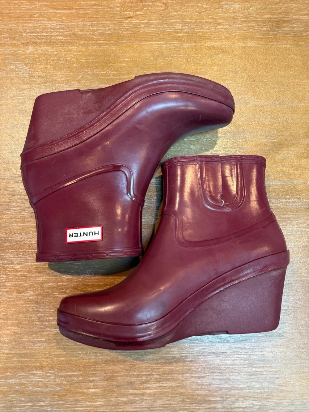 Hunter Women’s Wedge Short Rain Boot Burgundy Size 10